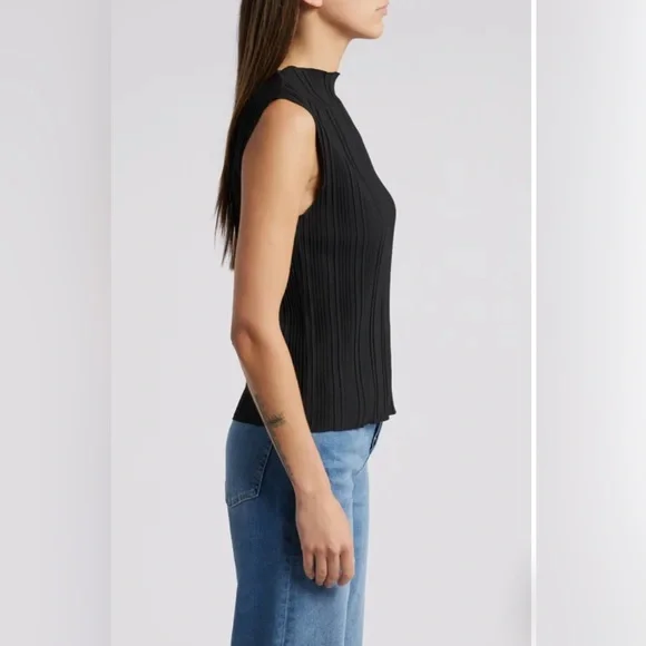 Rails Trea Sleeveless Plisse Top - Picture 4 of 8